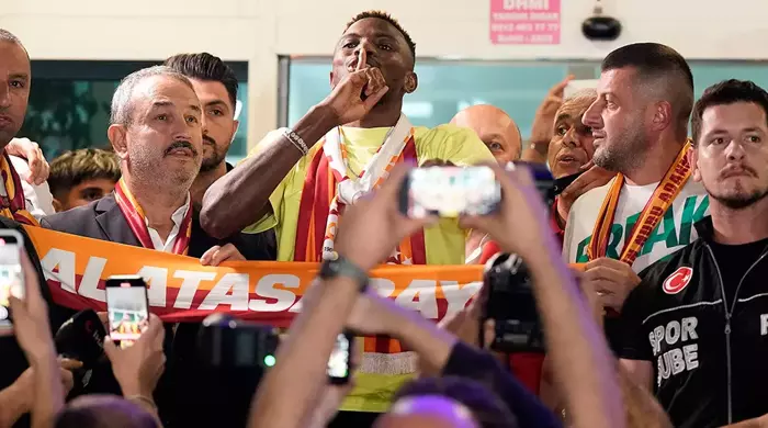 Sarı-Kırmızı sır perdesi aralanıyor: “Osimhen bombası” resmi düğmeye basıldı!