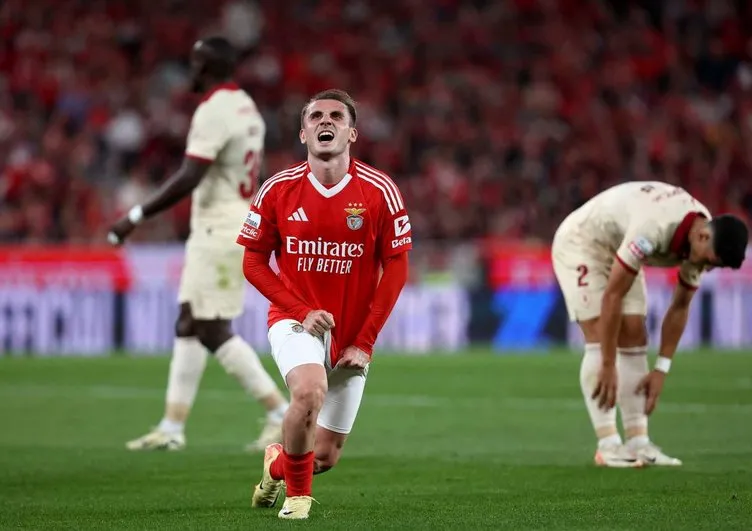 Manchester United’ın Filistin kararı tribünleri gerdi: Kerem Aktürkoğlu’ndan tok gibi yanıt