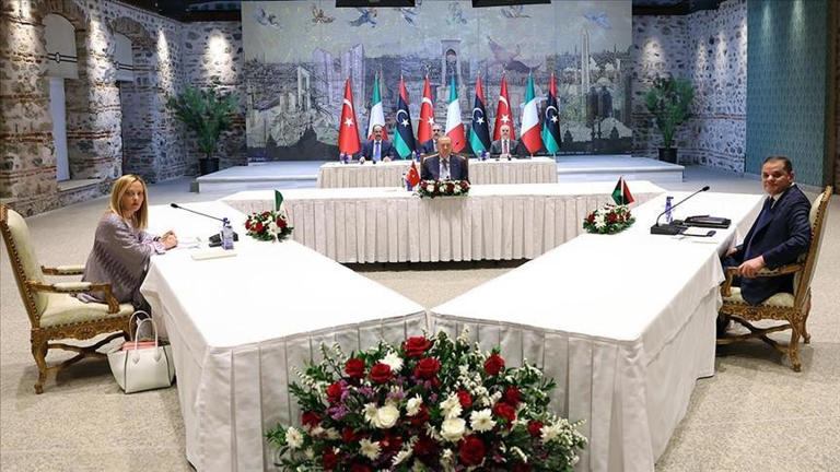 Yunanistan'da Hükümete Sert Eleştiri: "Atina, Kritik Jeopolitik Süreçlerden Dışlandı!