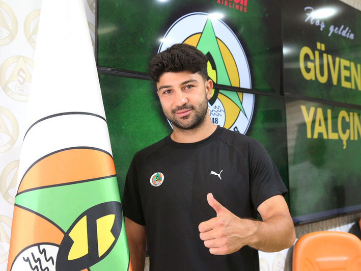 Alanyaspor, 4 Yeni Oyuncuyla İmza Töreni Yaptı!