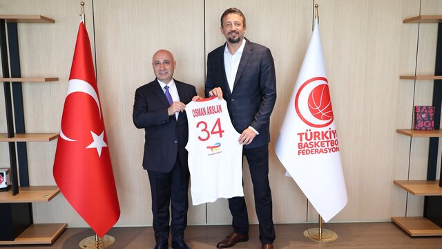 Halkbank Genel Müdürü Osman Arslan, TBF Başkanı Hidayet Türkoğlu'ya Resmi Ziyaret Yaptı!