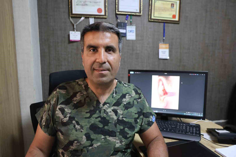 Uzman Uyardı: Yazın Sık Görülen ‘Yüzücü Kulağı’na Karşı Kulaklarınızı Kuru Tutun