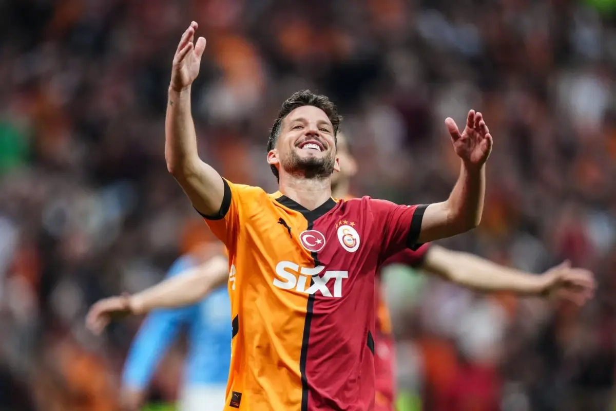 Şaşırtan İddia: Mertens Sahalara Dönüyor