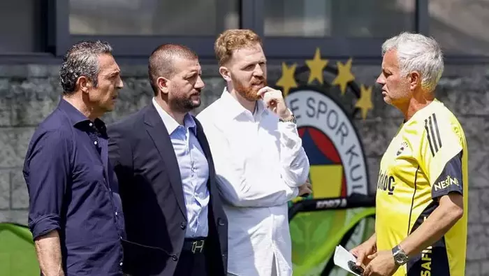 Fenerbahçe’de flaş transfer hamlesi! Yıldız futbolcu gece yarısı İstanbul’da