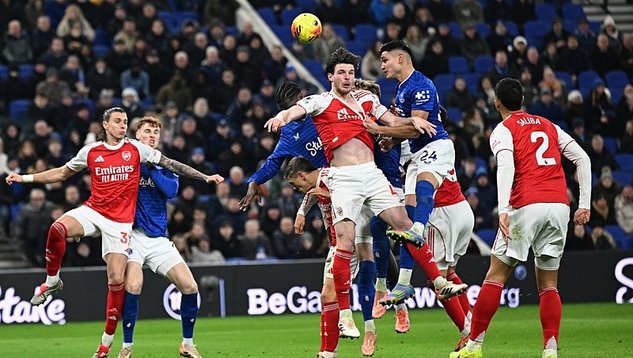 Arsenal penaltıyla kazandı! Zirvedeki yerini korudu