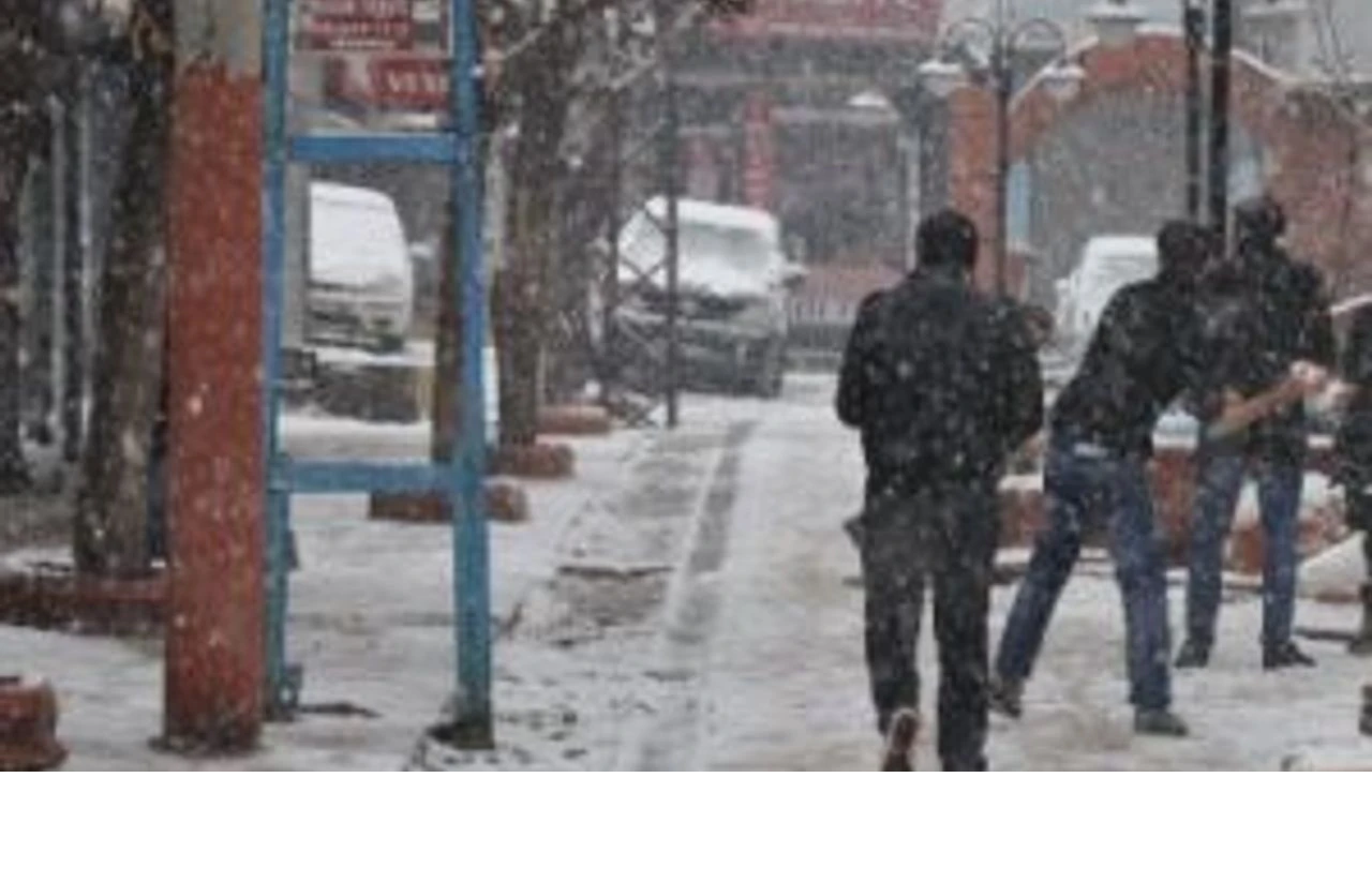 Silopide Yağan Kar Herkesi Sevindirdi 