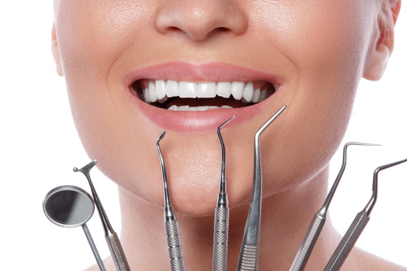 Aynaya Değil Dişlerinize Bakın: Hayati Bir Tehlikenin Habercisi Olabilir