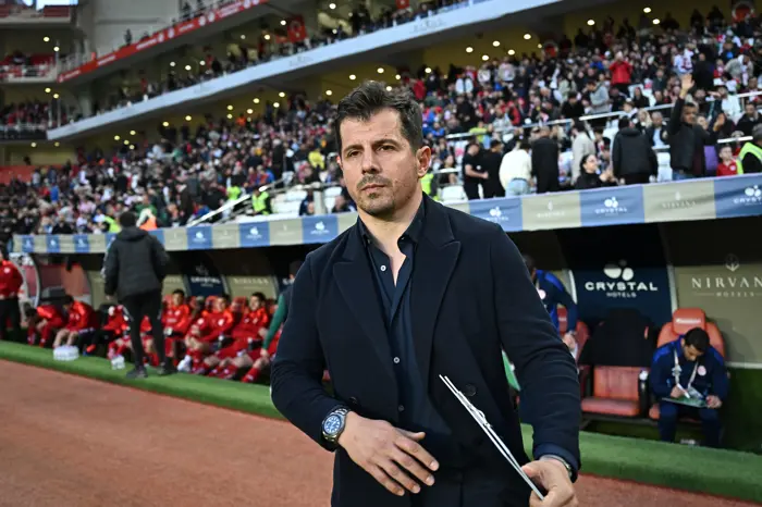 Emre Belözoğlu sürprizi! Fenerbahçe'de flaş teknik direktör iddiası