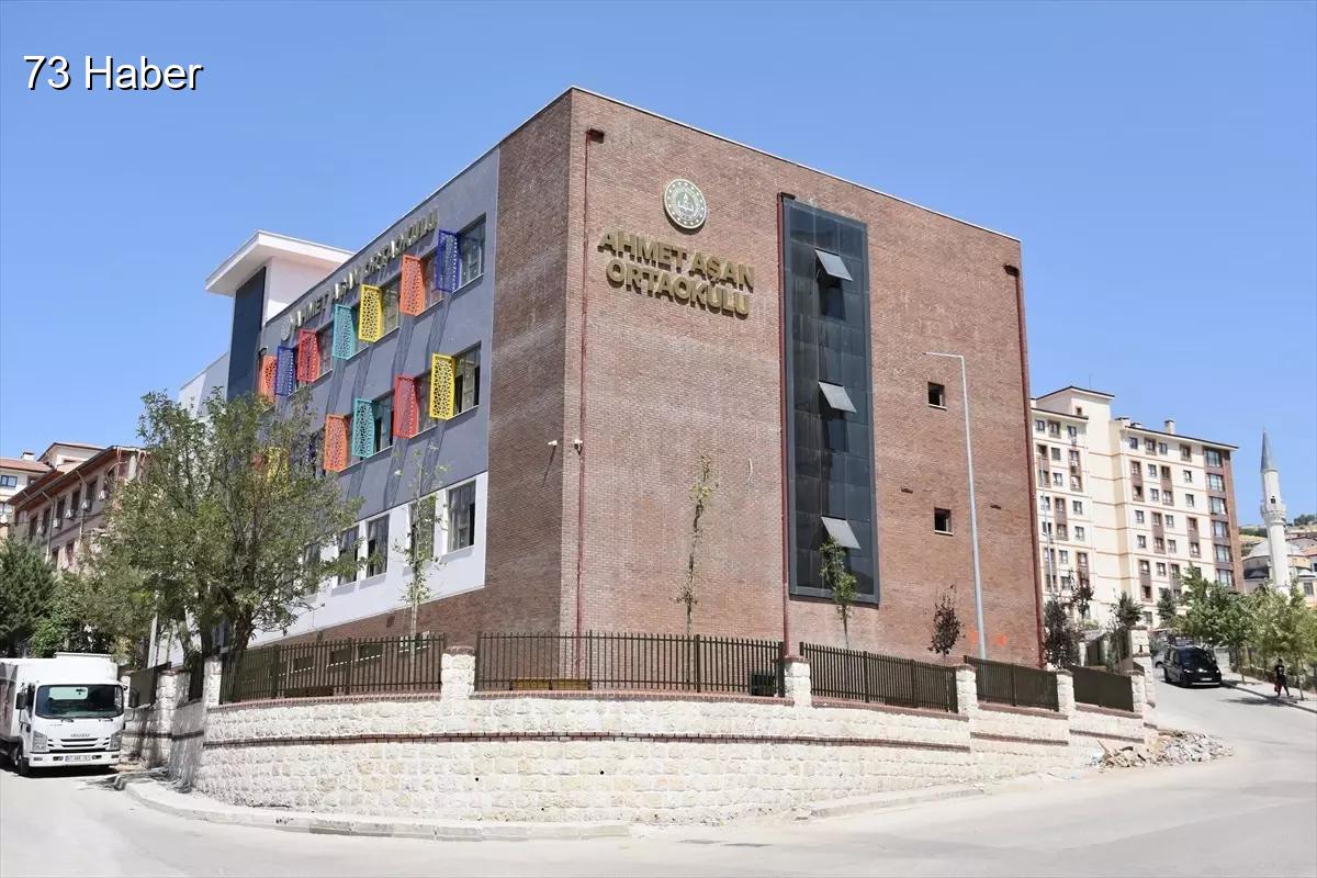 Şırnak'ta Yık-Yap Projesiyle Modern Okullar Yükseliyor.