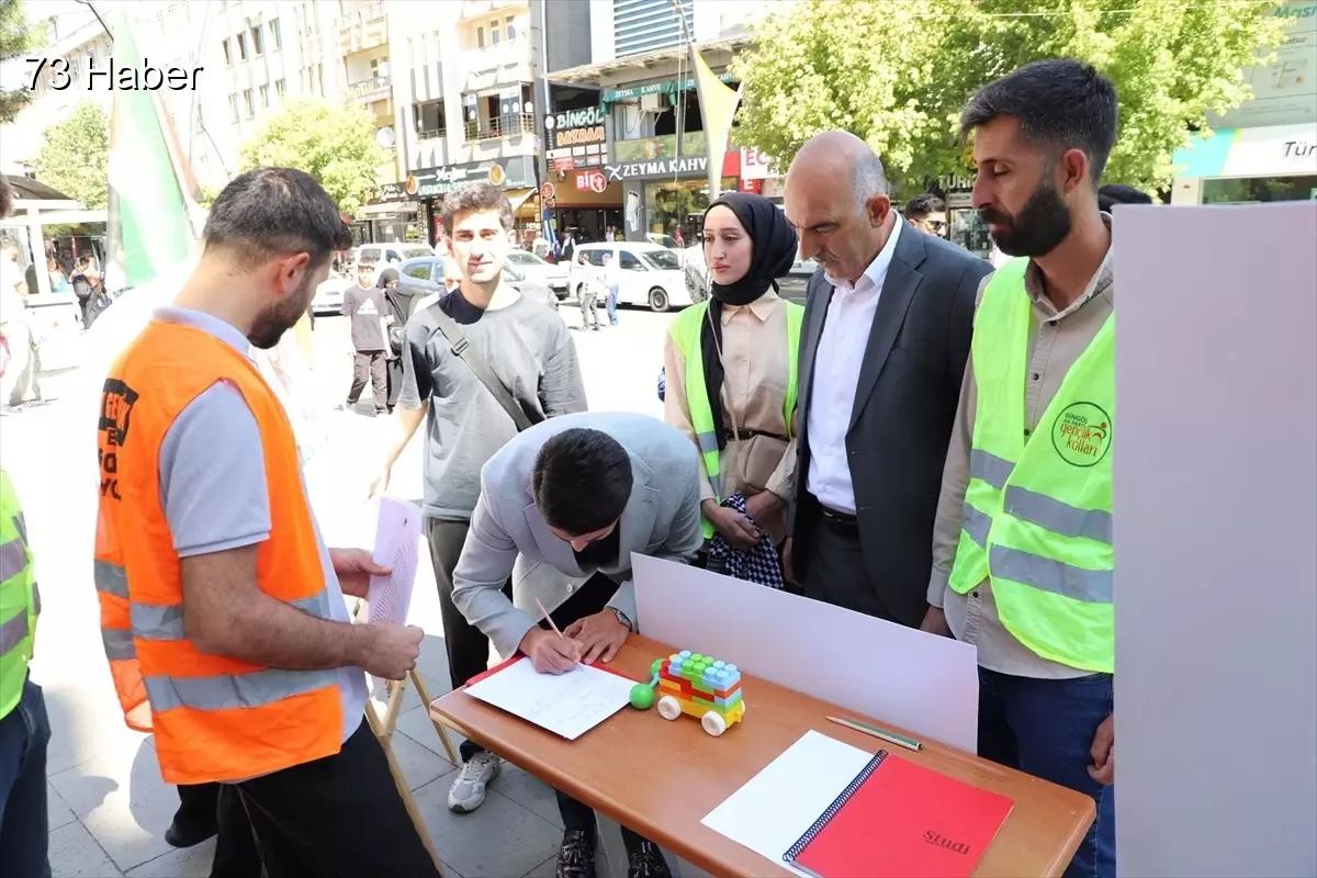 Şırnak'ta Gazzeli Çocuklar için "Boş Sıralar" etkinliği düzenlendi.