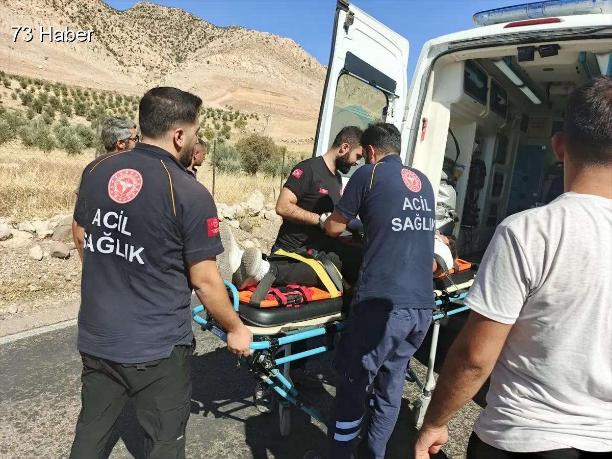 Şırnak'ın Güçlükonak ilçesinde Şırnak'ta kaza: İki otomobil çarpıştı, iki sürücü...