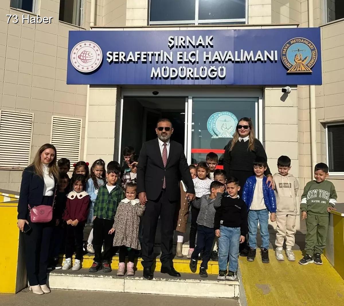 Şırnak'ta Öğretmenler Günü Coşkusu: Havalimanında Özel Program