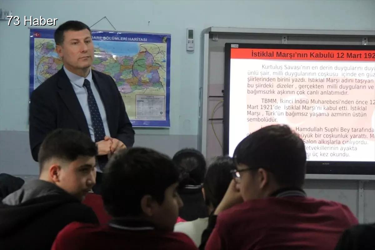 Şırnak'ın Cizre ilçesinde Cizre&amp;apos;de öğrencilere MEBİ tanıtıldı