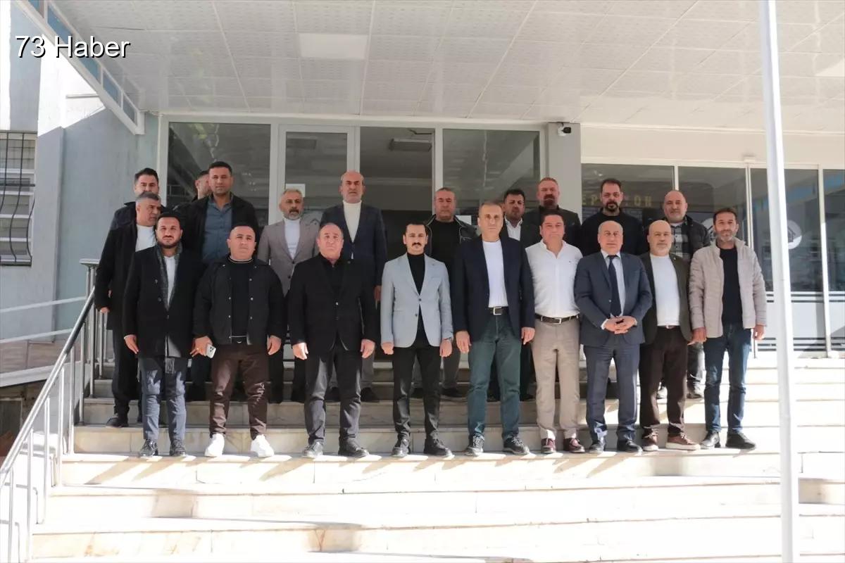 Şırnak'ın Cizre ilçesinde Şırnak İl Emniyet Müdürü Sazak, muhtarlarla bir...