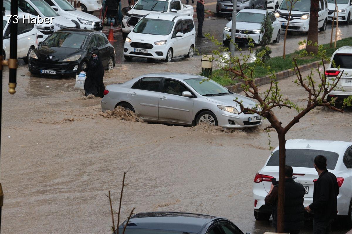 Şırnak'ın Cizre ilçesinde Şırnak&amp;apos;ta sağanak etkili oldu