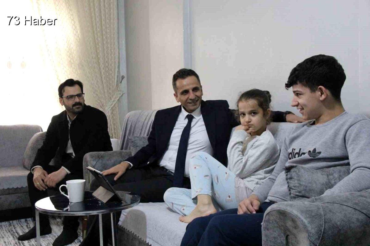 Şırnak'ın Cizre ilçesinde Cizre&amp;apos;de özel öğrencilerin öğrenme yolculuğu evlerinde sürüyor