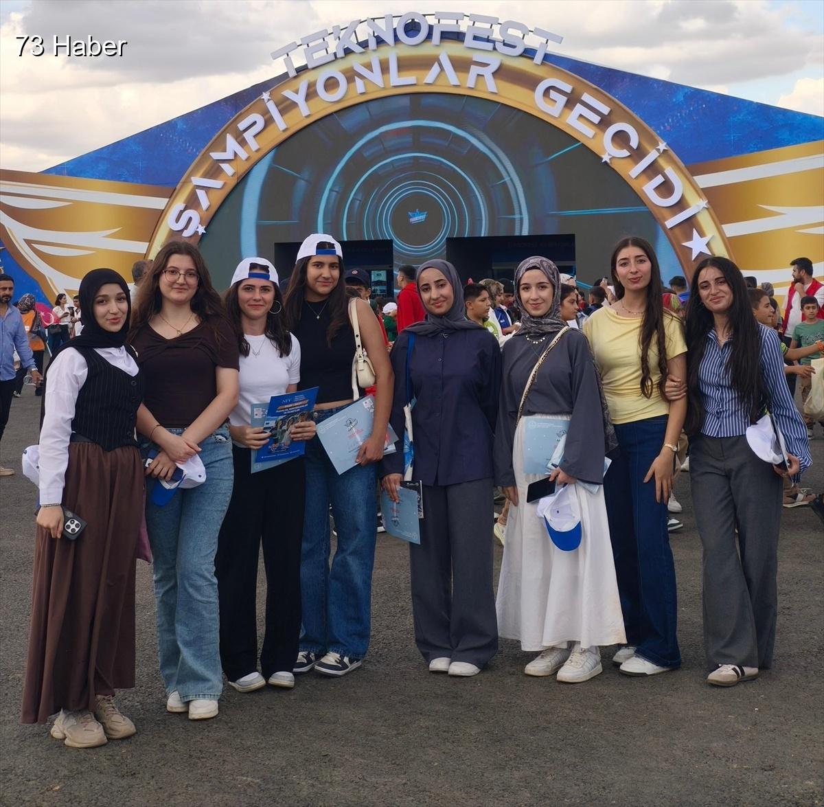 Şırnak'ın İdil ilçesinde İdilli öğrenciler Şanlıurfa&amp;apos;daki TEKNOFEST&amp;apos;te yerli ve milli...