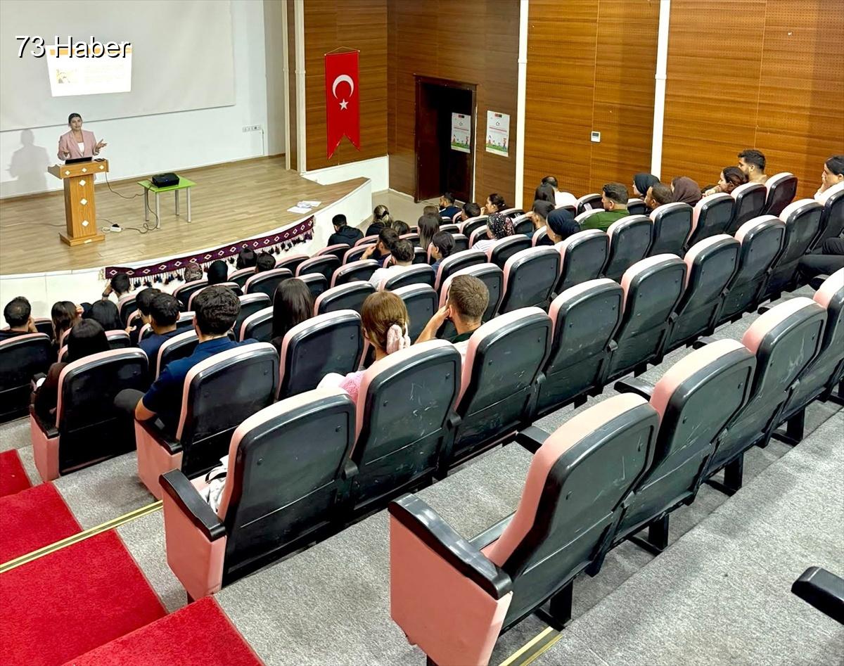 Şırnak'ın Silopi ilçesinde Sosyal Hizmet Merkezi, evlilik kredisi alan gençlere...
