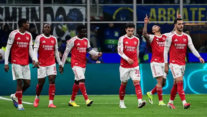 Arsenal, İtalya deplasmanından zirvede çıktı