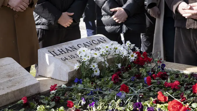 İlhan Cavcav Kabri Başında Rahmetle Anıldı