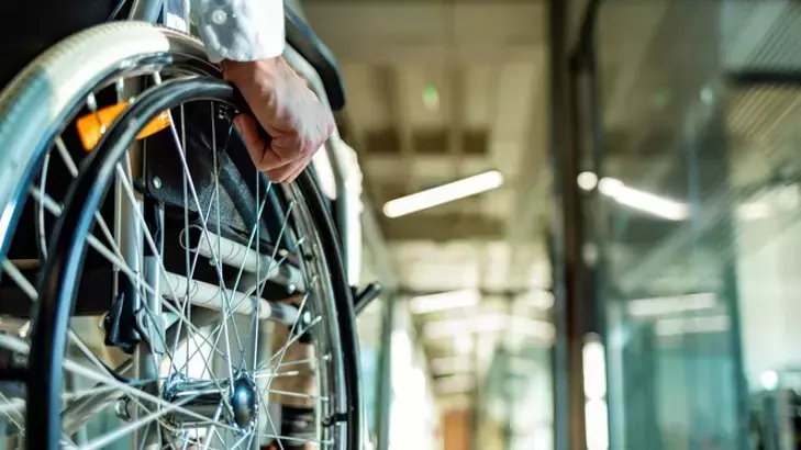 Rüyada Felç Görmek Ne Demek? Felçli Olmak veya Felçli Biriyle Karşılaşmak Neye İşaret Eder?