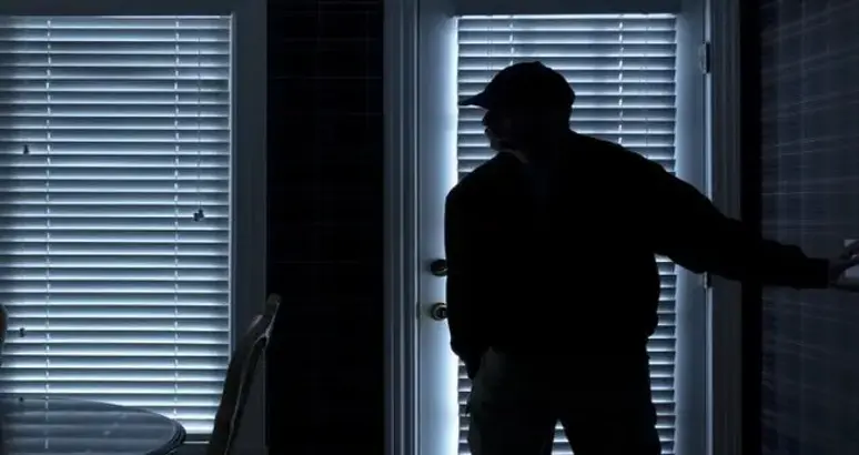 Rüyada Hırsız Yakalamak Ne Anlama Gelir? Hırsızı Yakaladığını Görmenin Tabiri