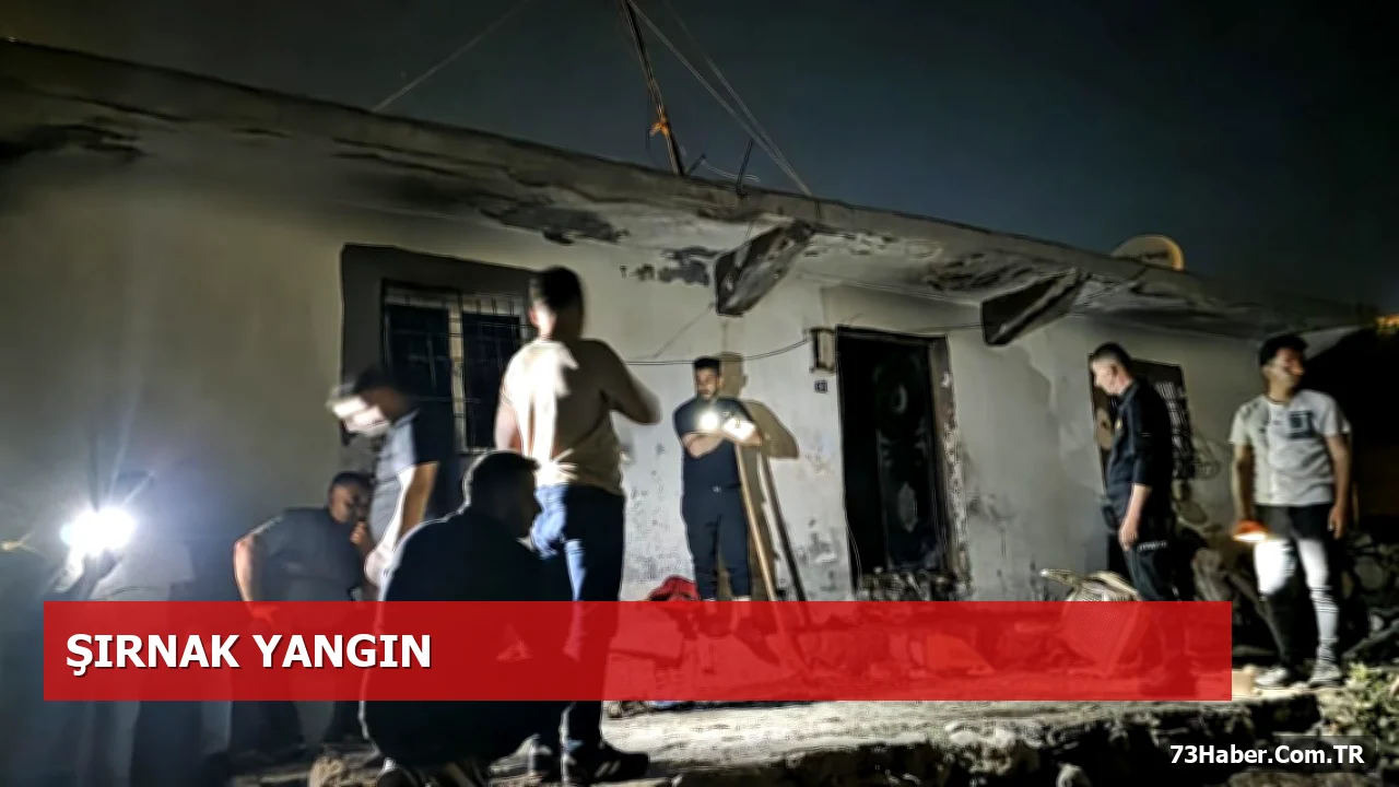 Şırnak'ta Rezuk Caddesi'nde Kiler Odası Tamamen Yandı