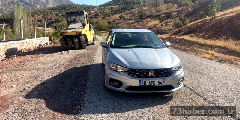 Şırnak ile Siirt Arasındaki Yolda Seyredenler, Mıcır Kaynaklı Risklere Karşı Uyarıldı.