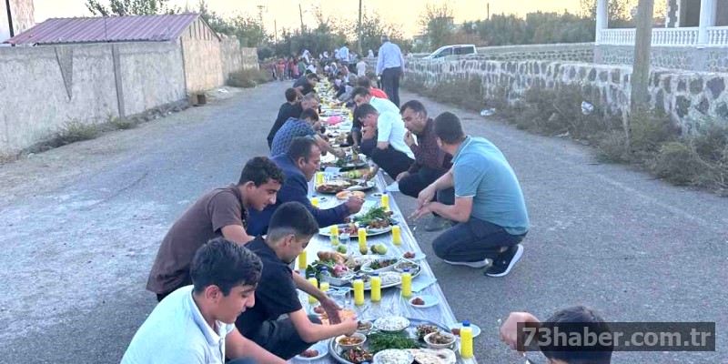 Şırnak'ta Polisten Minik Yüreklere Sıcak Dokunuş