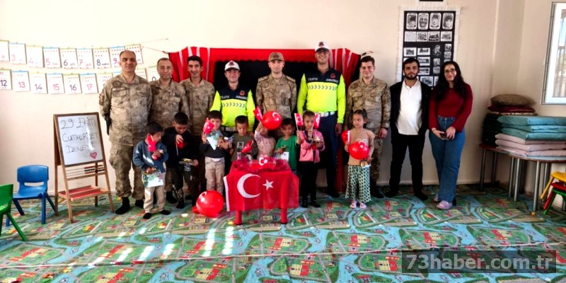 İdil Jandarmasından Çocuklara 29 Ekim Armağanı