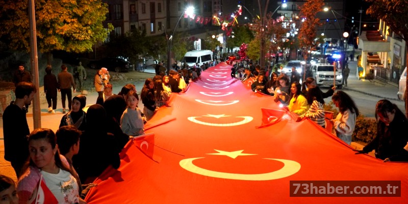 Şırnak'ta Cumhuriyet Coşkusu: Fener Alayıyla Kutlama