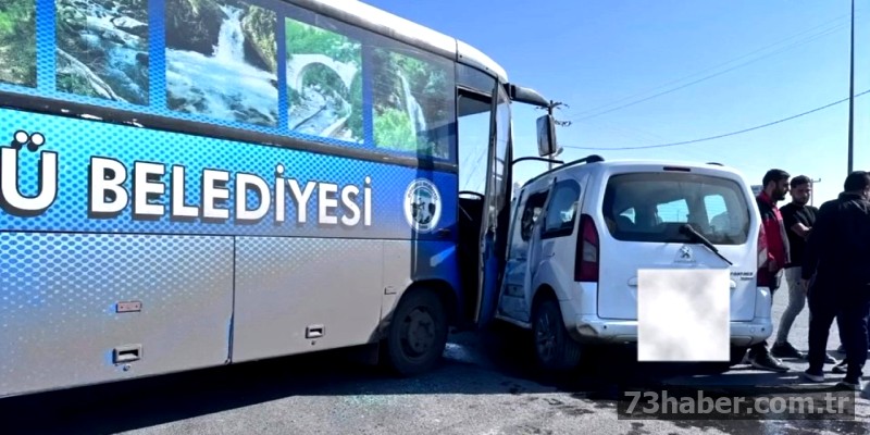 Şırnak'tan kaza haberi: Minibüs ve hafif ticari araç kazaya karıştı.