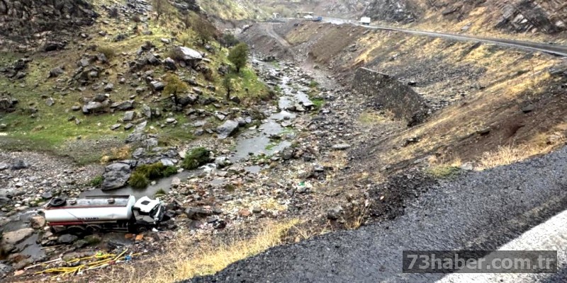 Şırnak'ta Tanker Kazası: Sürücü Uçurumdan Yaralı Kurtuldu!