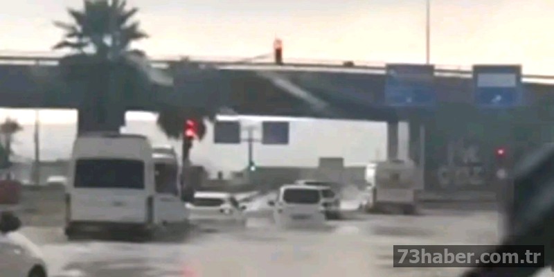 Cizre'de Şiddetli Yağış Hayatı Durma Noktasına Getirdi: Caddeler Sular Altında Kaldı