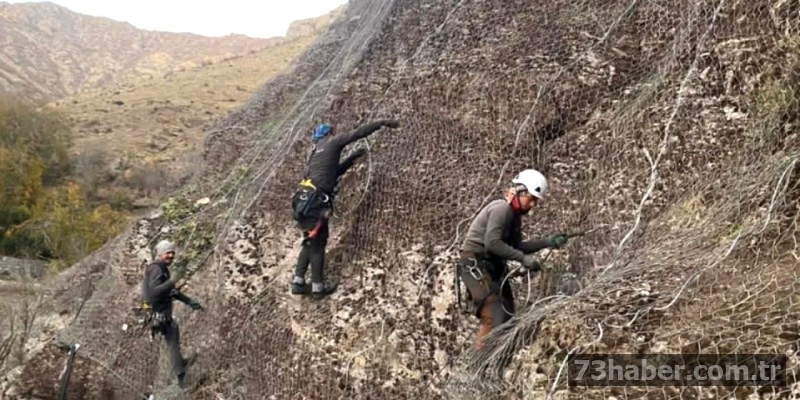 Şırnak AFAD Uludere'de Kayaları Sağlamlaştırıyor