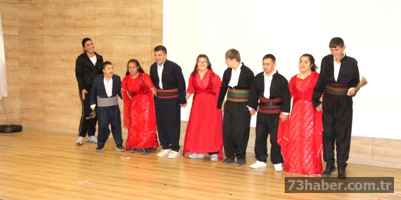 Özel Çocukların Gösterisi Herkesi Büyüledi