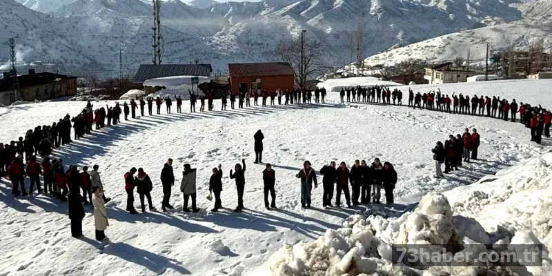 Şırnaklı Öğrenciler Hayvanlara Yardım Etti