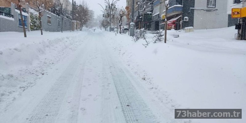Şırnak'ta Eğitim ve İş Hayatı Durduruldu