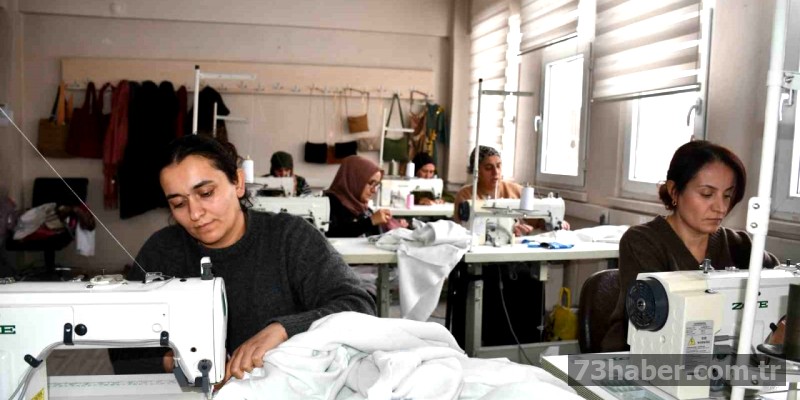 Şırnak'ta Öğrencilere 2600 Eşofman