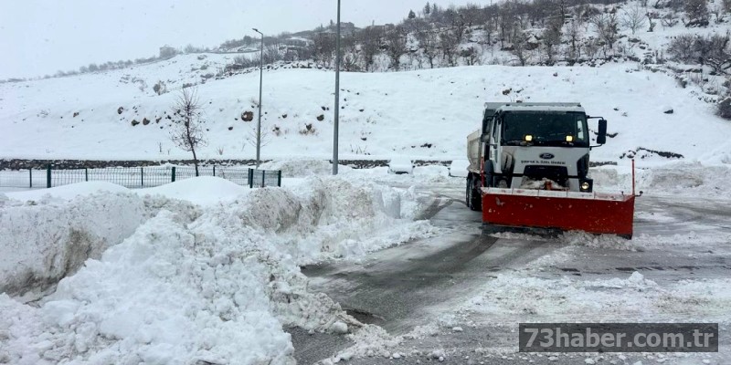 Şırnak'ta karla mücadele sürdürülüyor