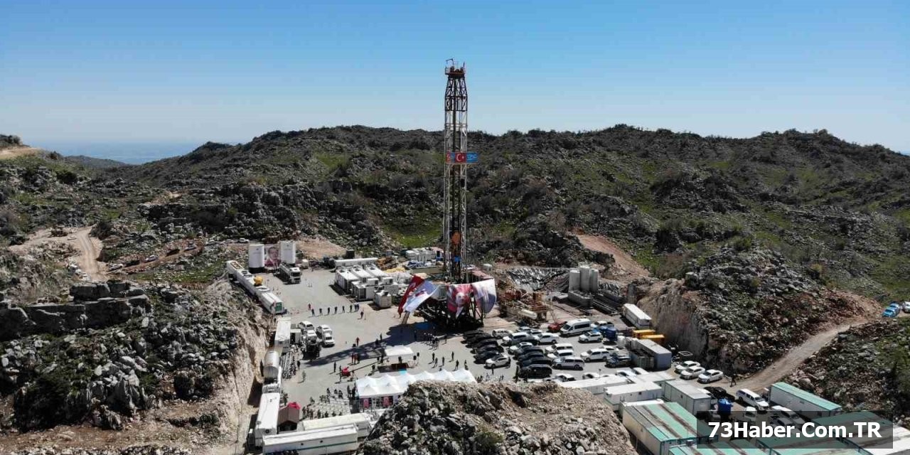 İran Hürmüz Boğazını Kapatıyor