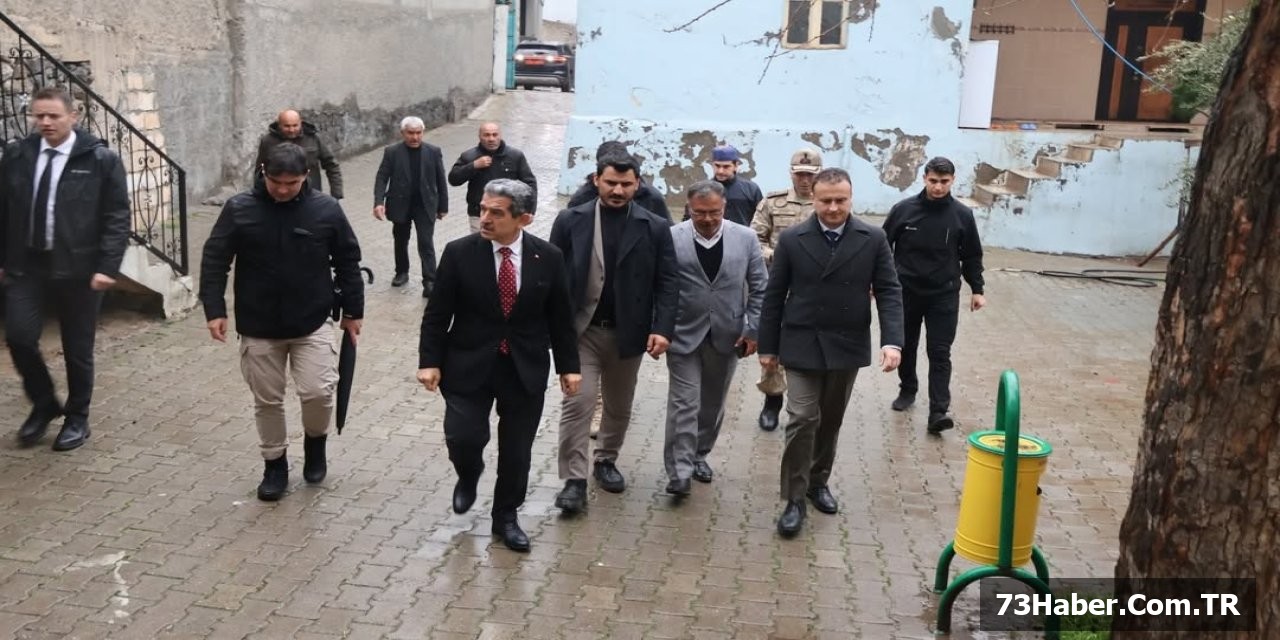 Şırnak Valisi Ekici selin vurduğu köye gitti