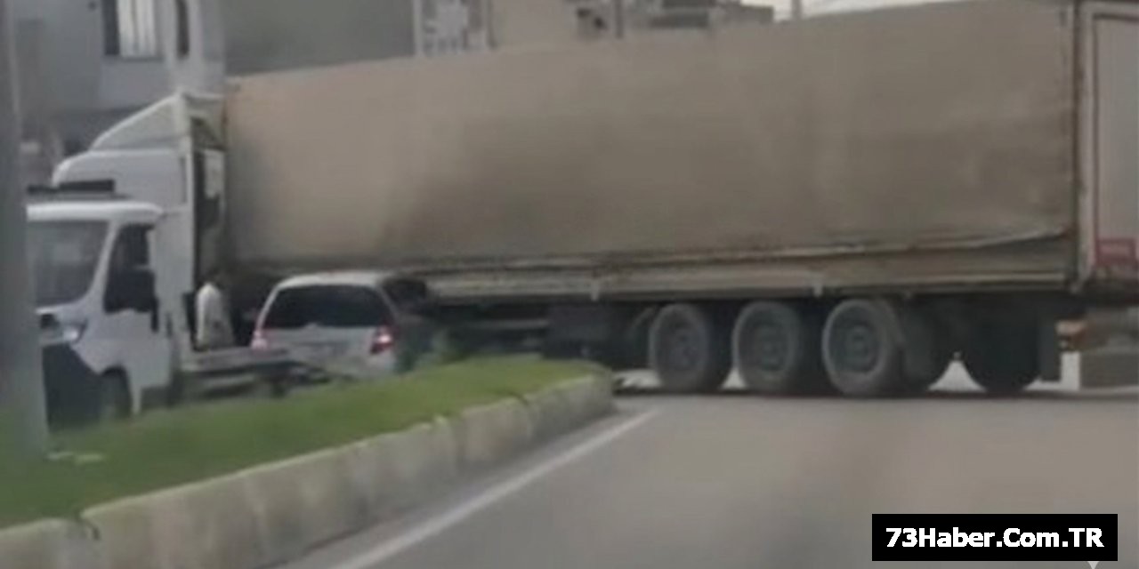 Cizre'de Tıryla Otomobil Çarpıştı