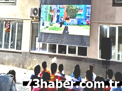 Şırnaklı Miniklerin Yüzü Güldü: Gezici Sinema Coşkusu!
